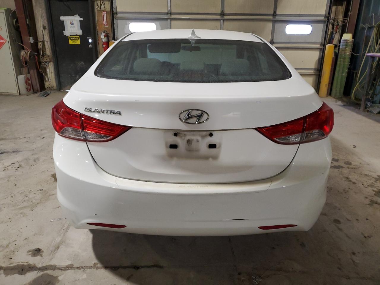 2013 Hyundai Elantra - Image 6