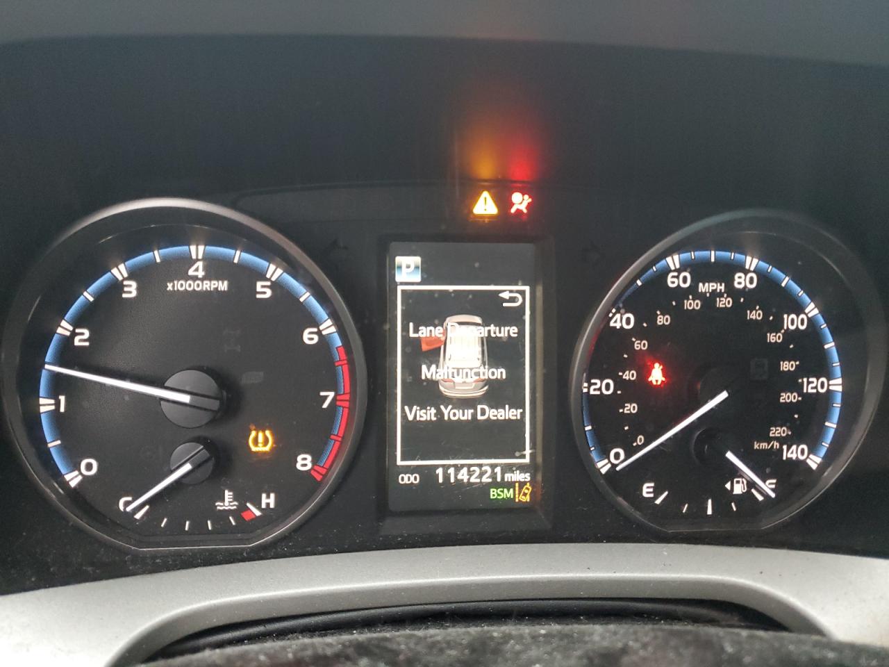 2018 Toyota RAV 4 - Image 9