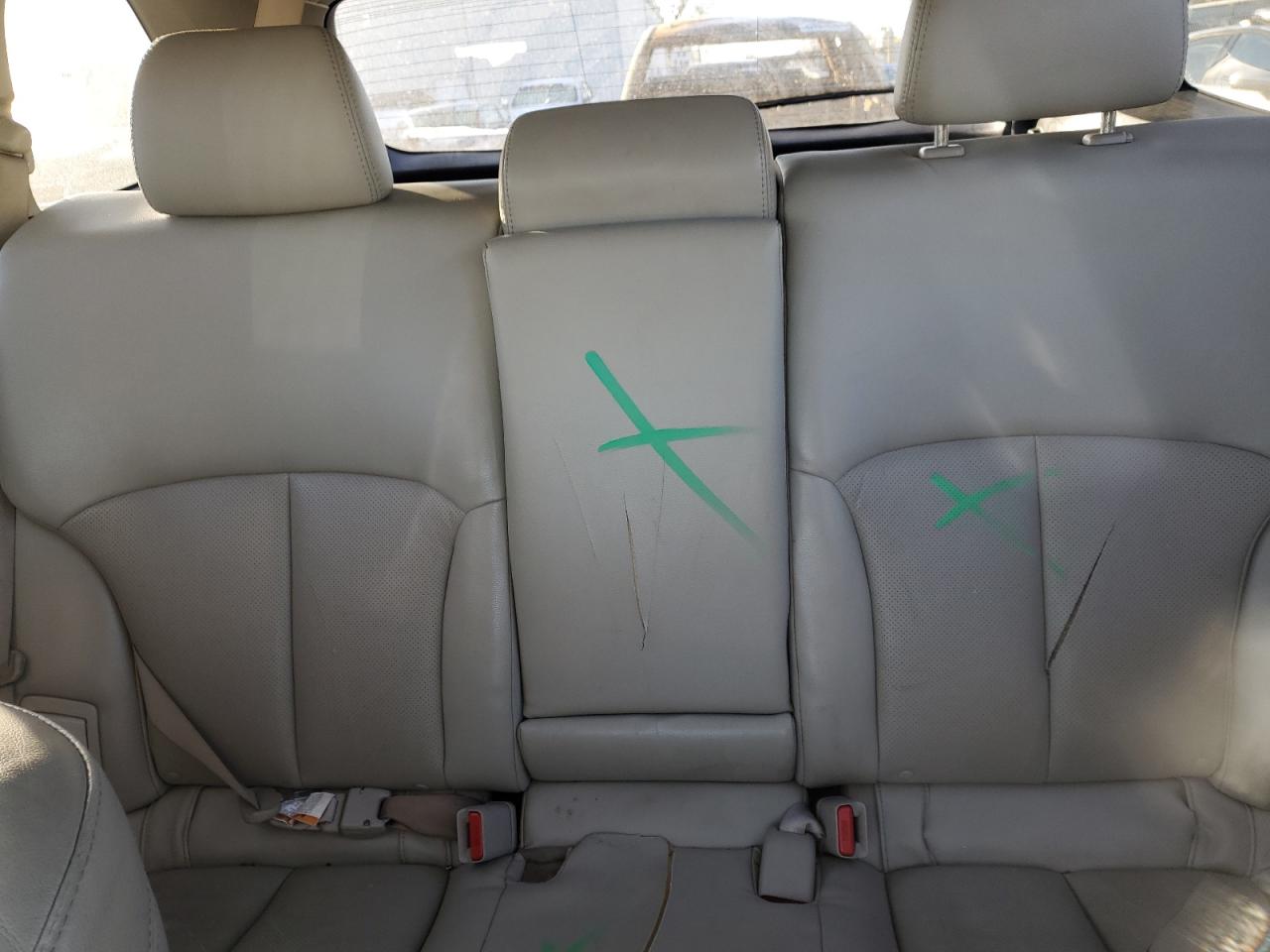 2010 Subaru Outback - Image 10