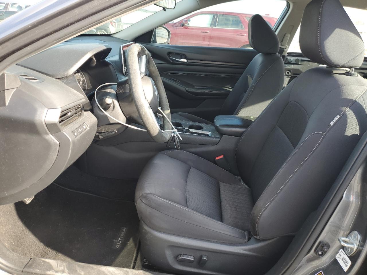 2020 Nissan Altima - Image 7