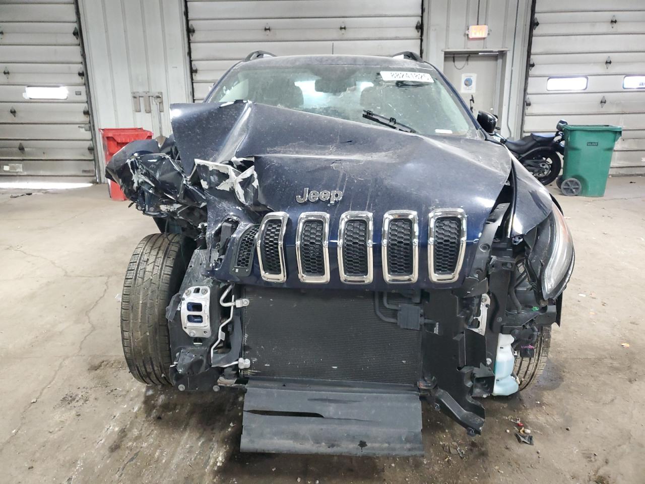 2016 Jeep Grand Cherokee - Image 5