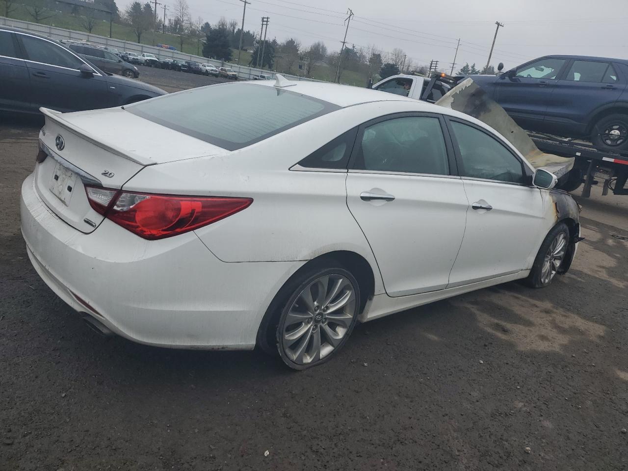 2011 Hyundai Sonata - Image 3