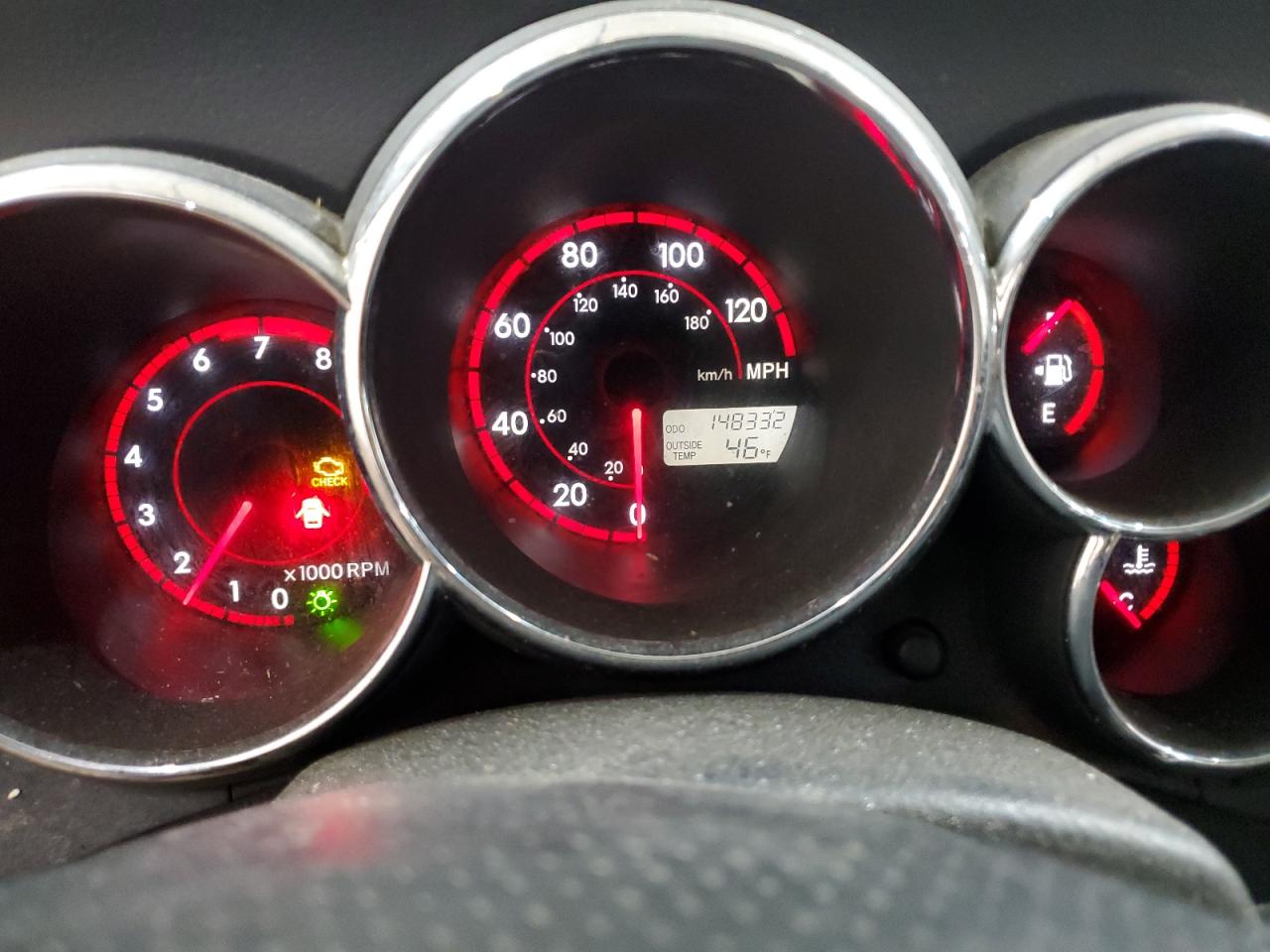 2004 Pontiac Vibe - Image 9