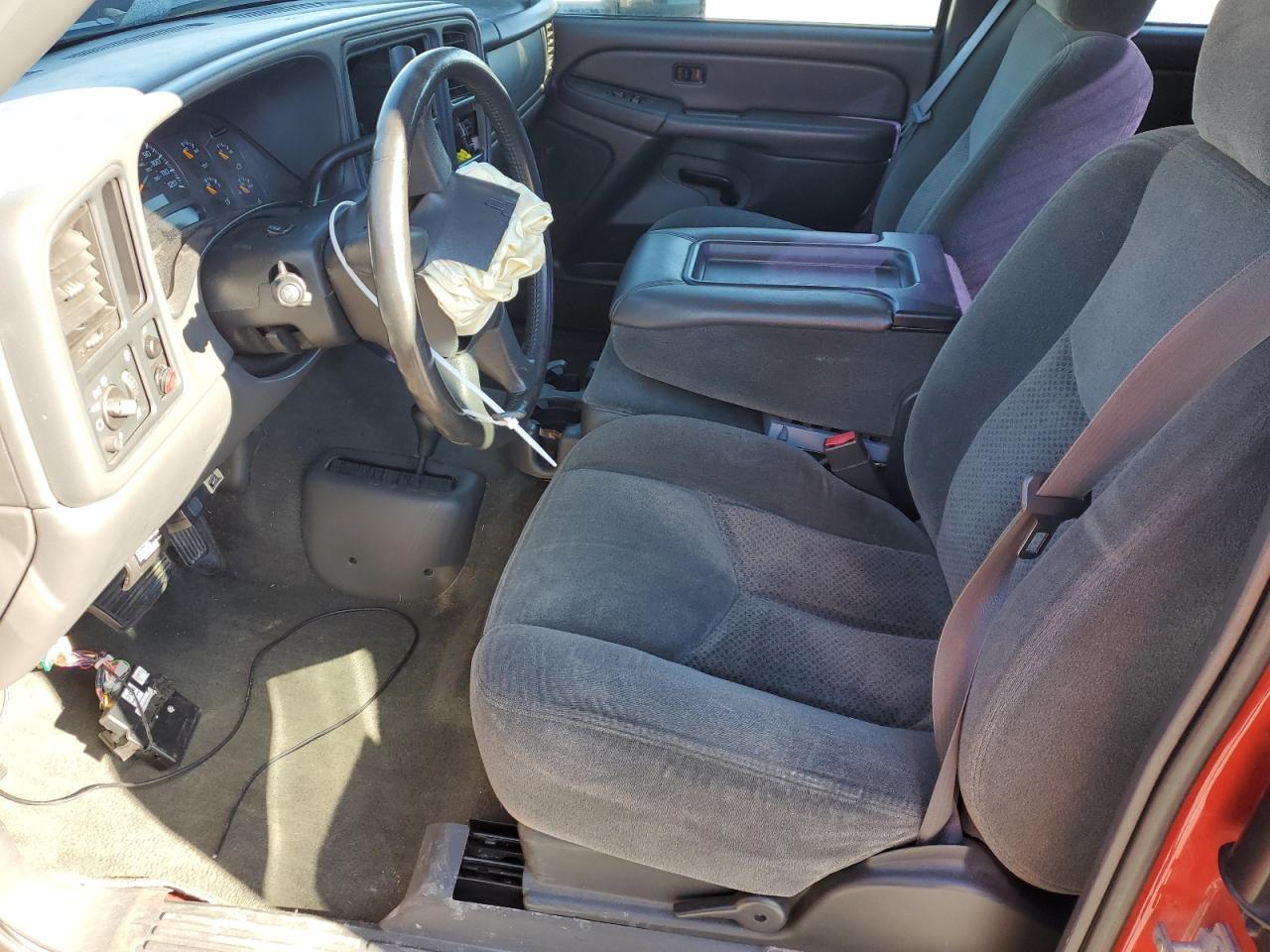 2004 Chevrolet Silverado - Image 7