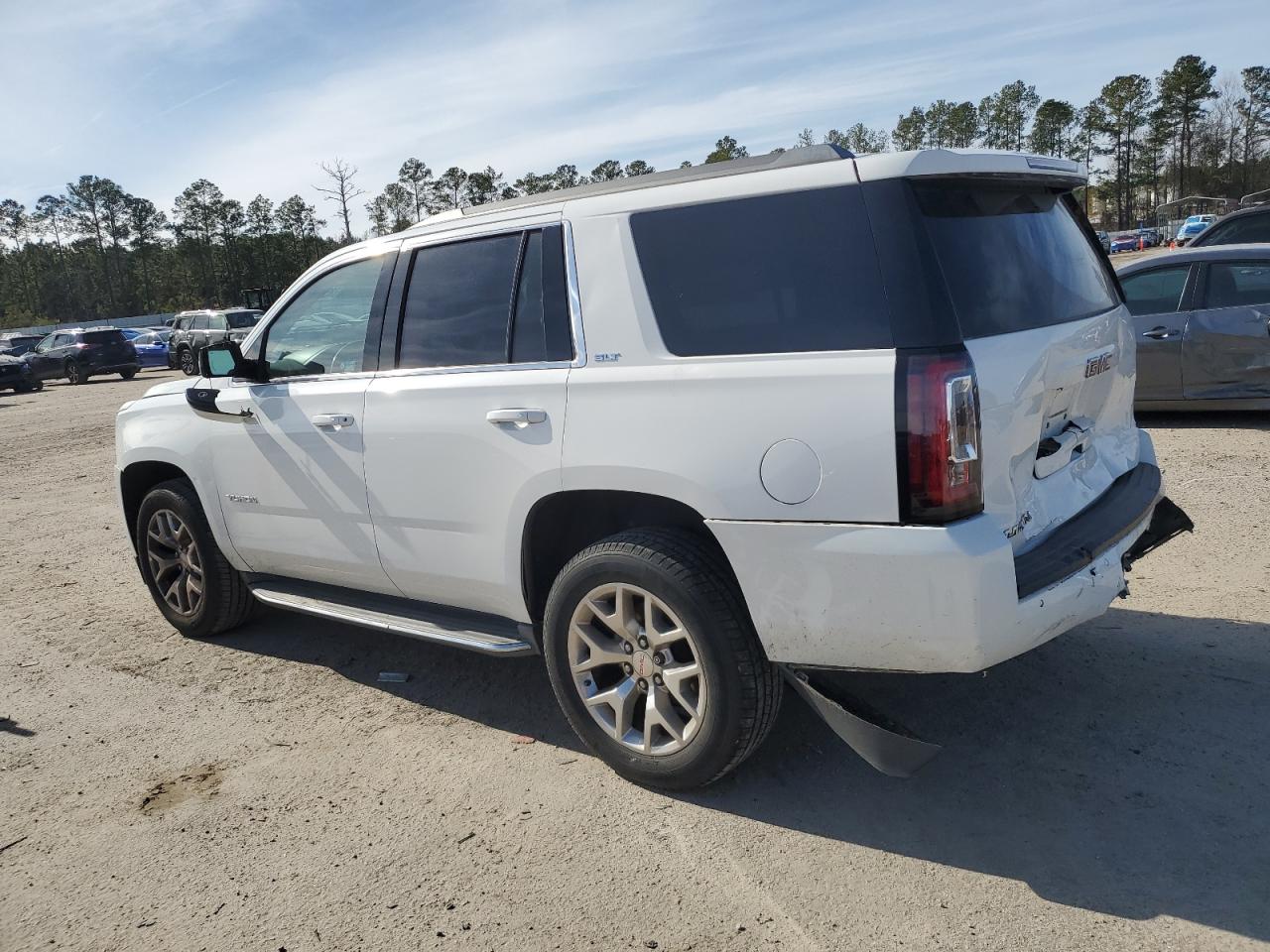 2015 GMC Yukon - Image 2