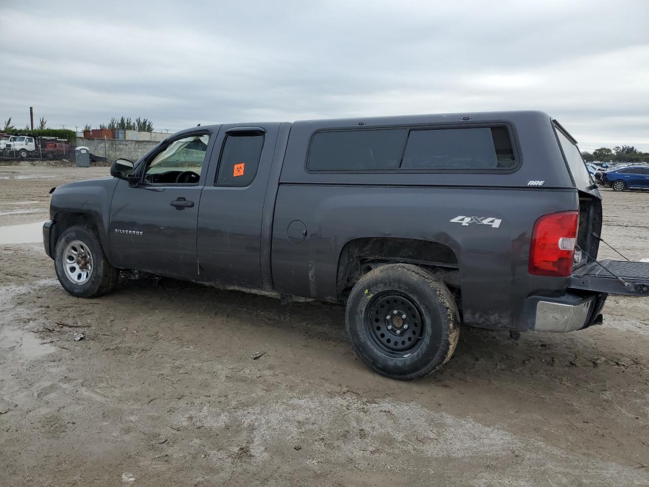 2010 Chevrolet Silverado - Image 2