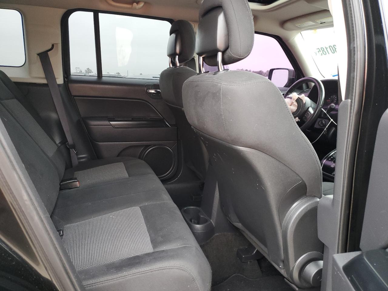 2013 Jeep Liberty (Patriot) - Image 11