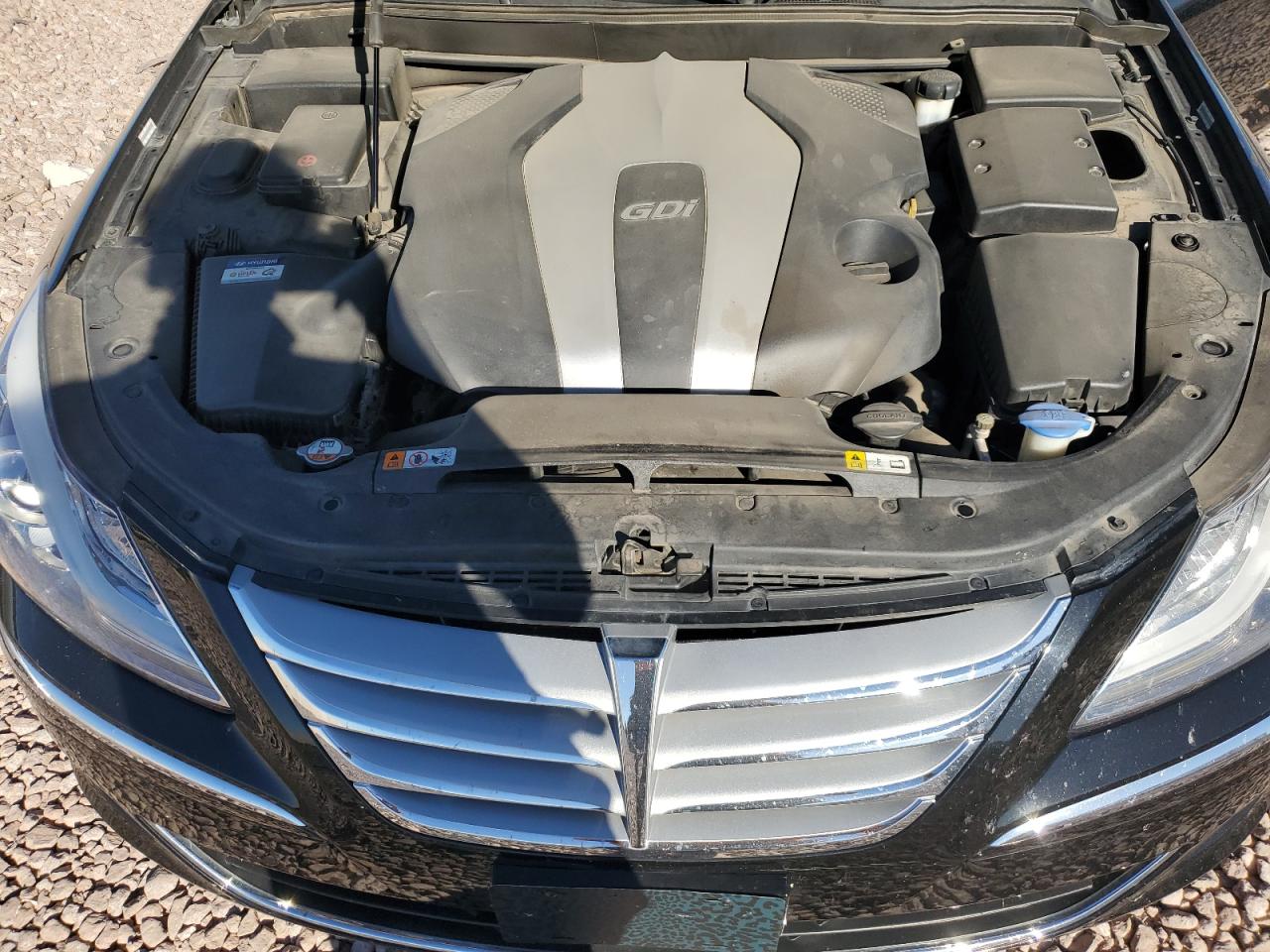 2013 Hyundai Genesis - Image 11