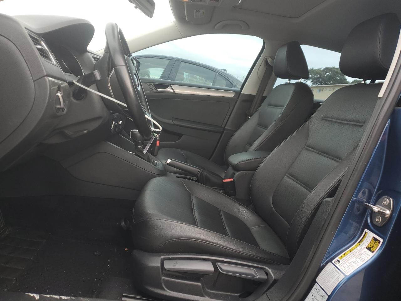 2017 Volkswagen Jetta - Image 7