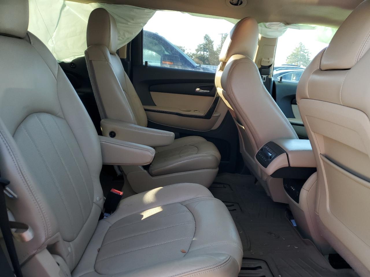 2011 GMC Acadia - Image 11