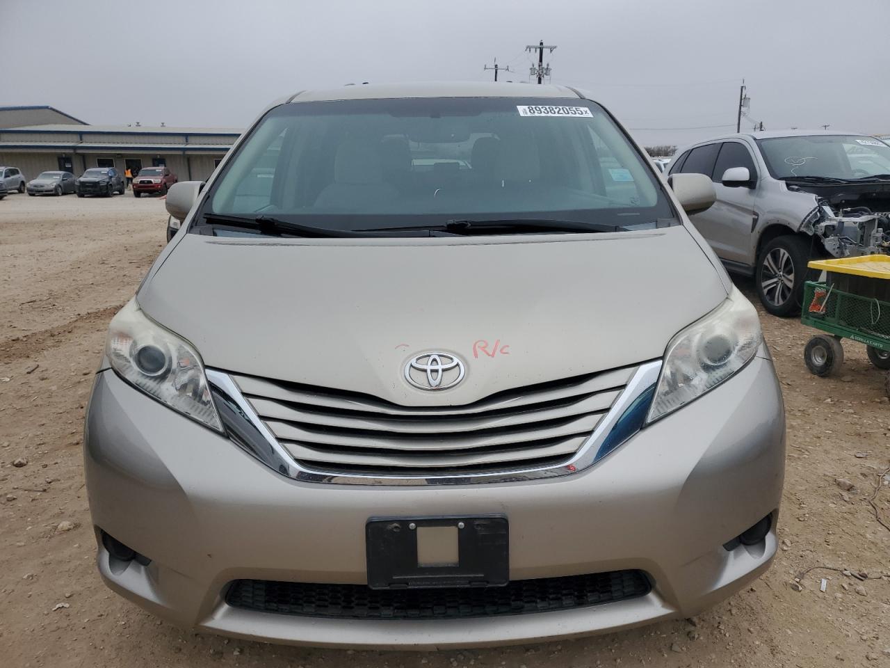 2015 Toyota Sienna - Image 5