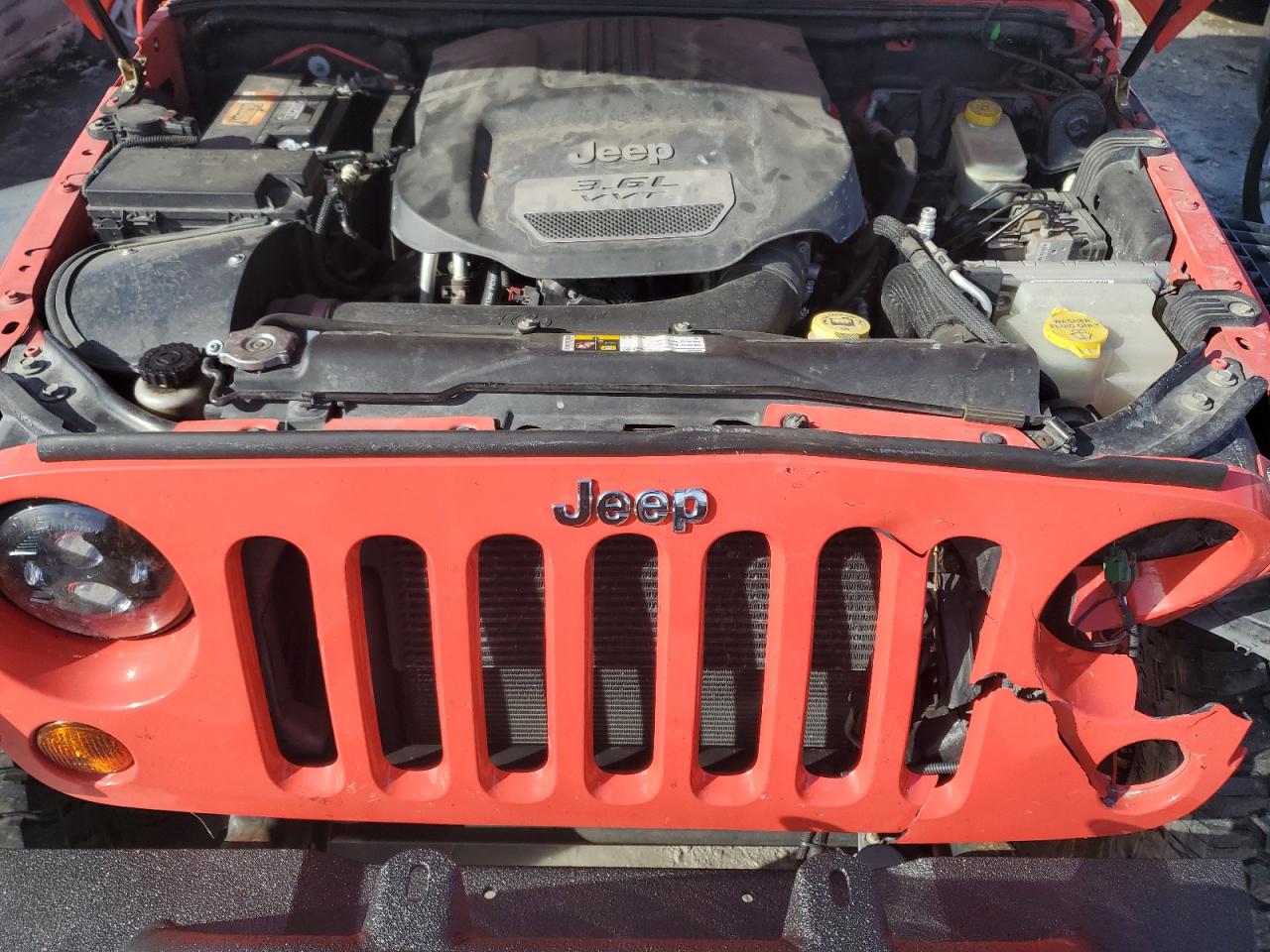 2013 Jeep Wrangler - Image 11