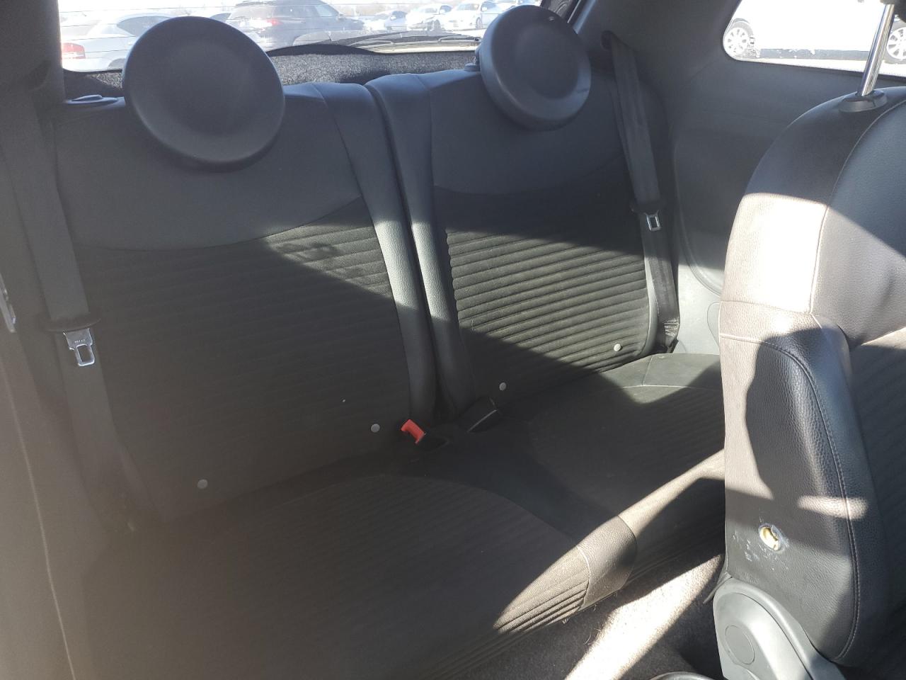 2015 Fiat 500 - Image 10