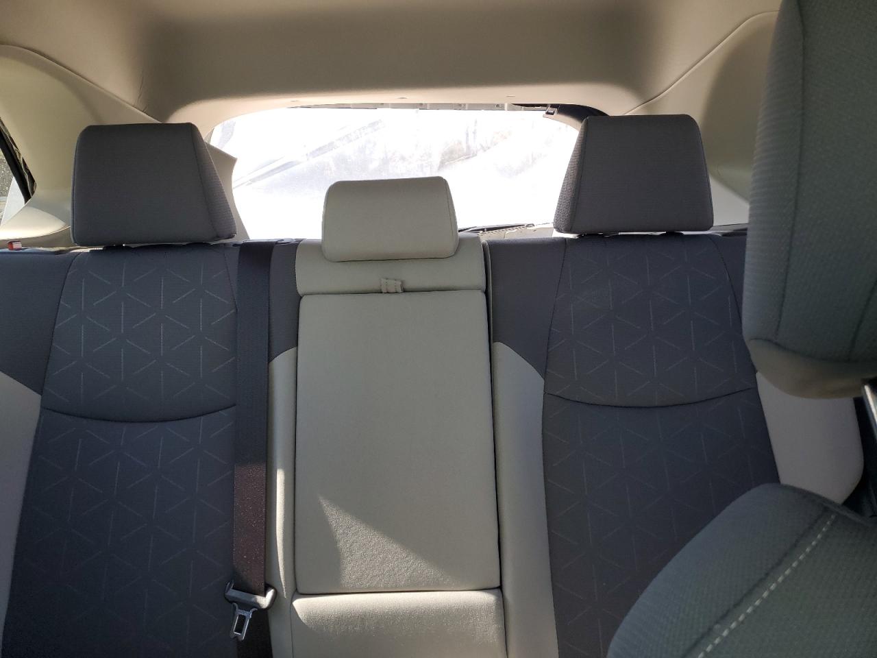 2023 Toyota RAV 4 - Image 10