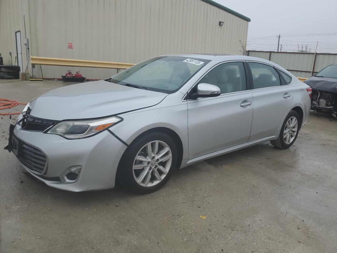 2014 Toyota Avalon - Image 1