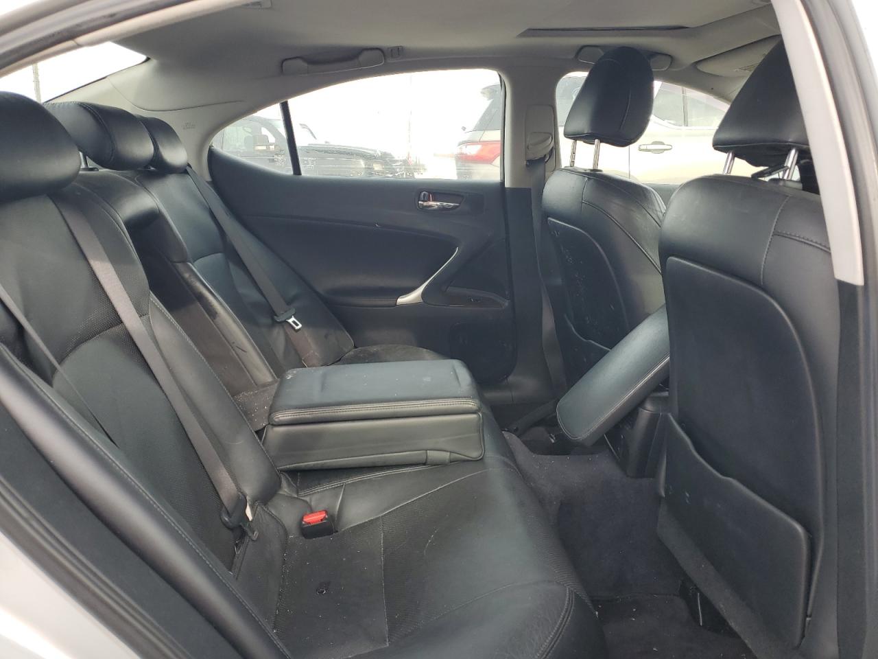 2006 Lexus IS - Image 10