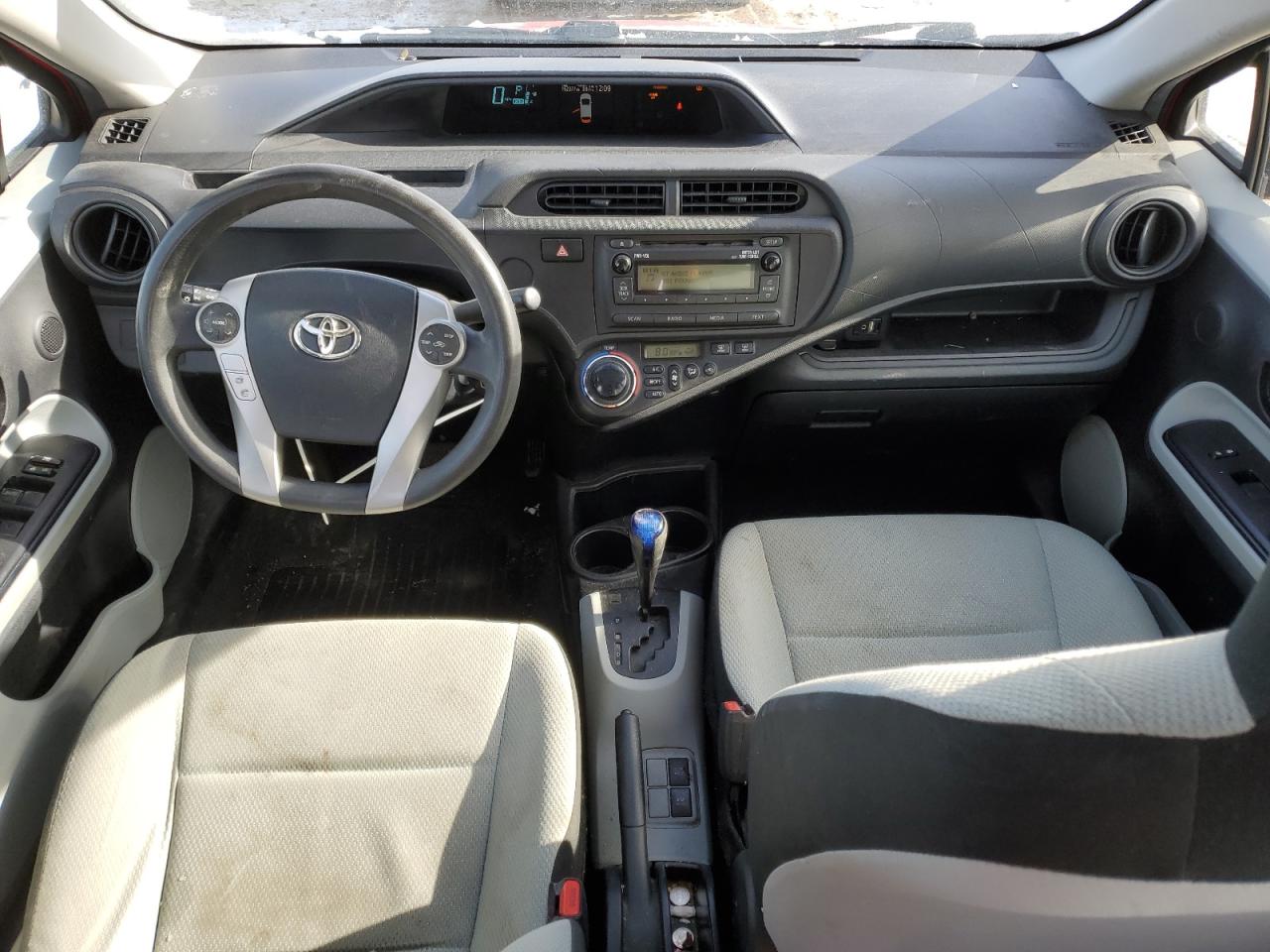 2014 Toyota Prius - Image 8