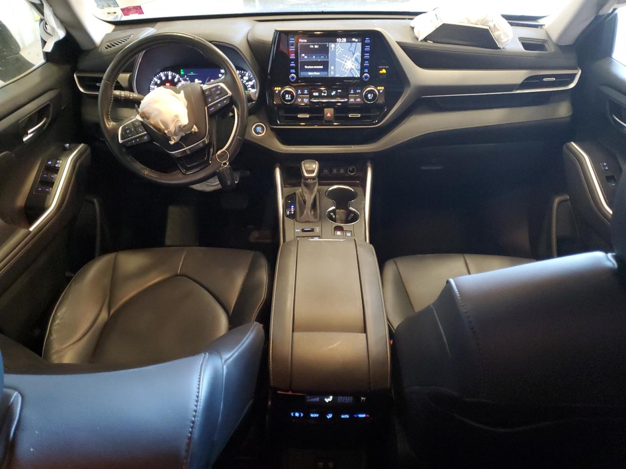 2020 Toyota Highlander - Image 8
