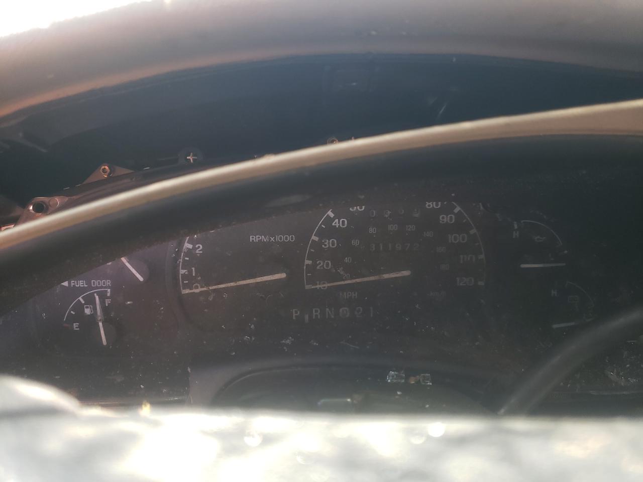 2000 Ford Explorer - Image 9