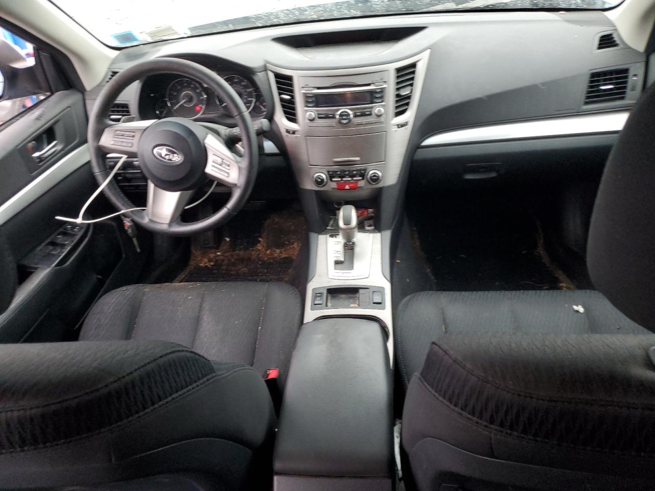 2010 Subaru Outback - Image 8
