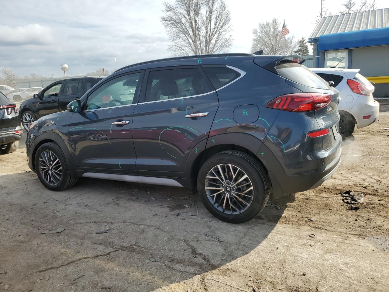 2021 Hyundai Tucson - Image 2