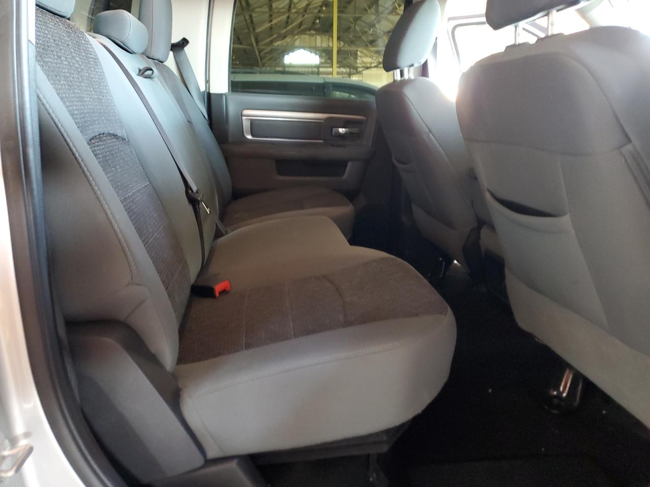 2015 RAM 1500 - Image 10