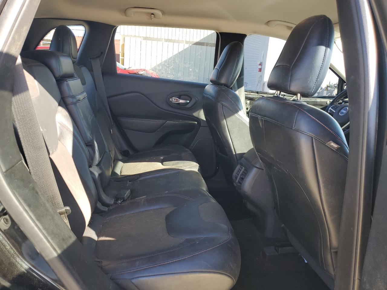 2015 Jeep Cherokee - Image 11