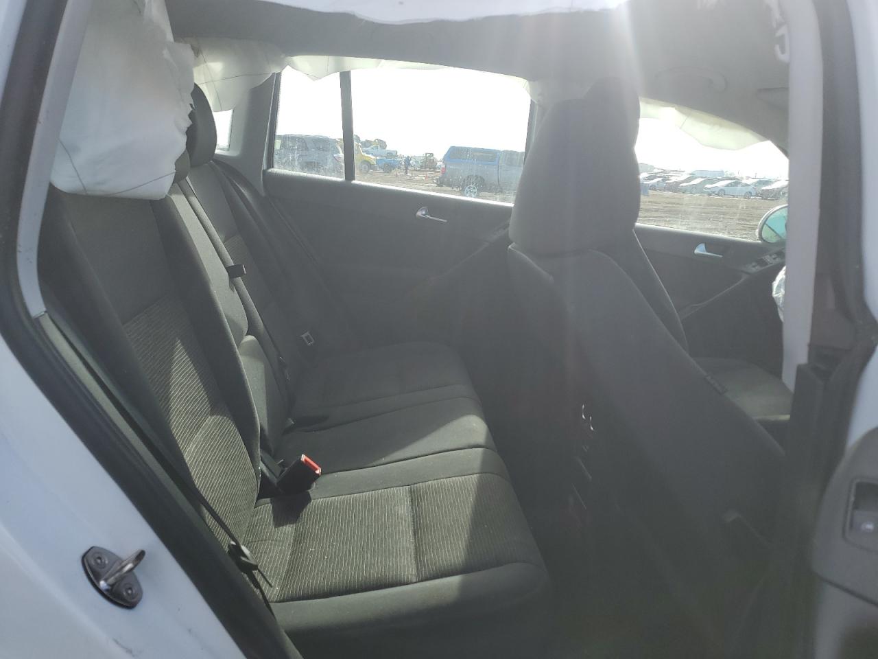 2015 Volkswagen Tiguan S VIN: WVGBV7AX7FW569427 Lot: 42190605