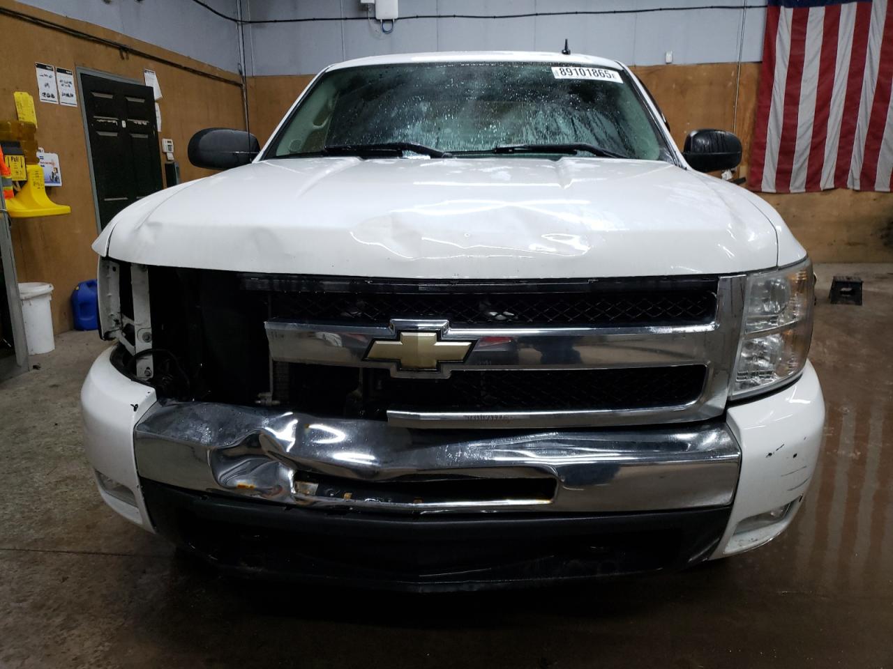 2011 Chevrolet Silverado - Image 5