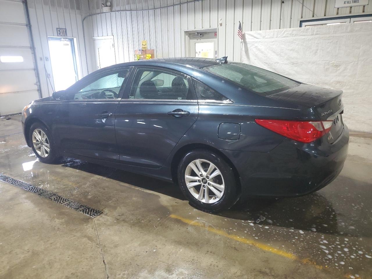 2013 Hyundai Sonata - Image 2