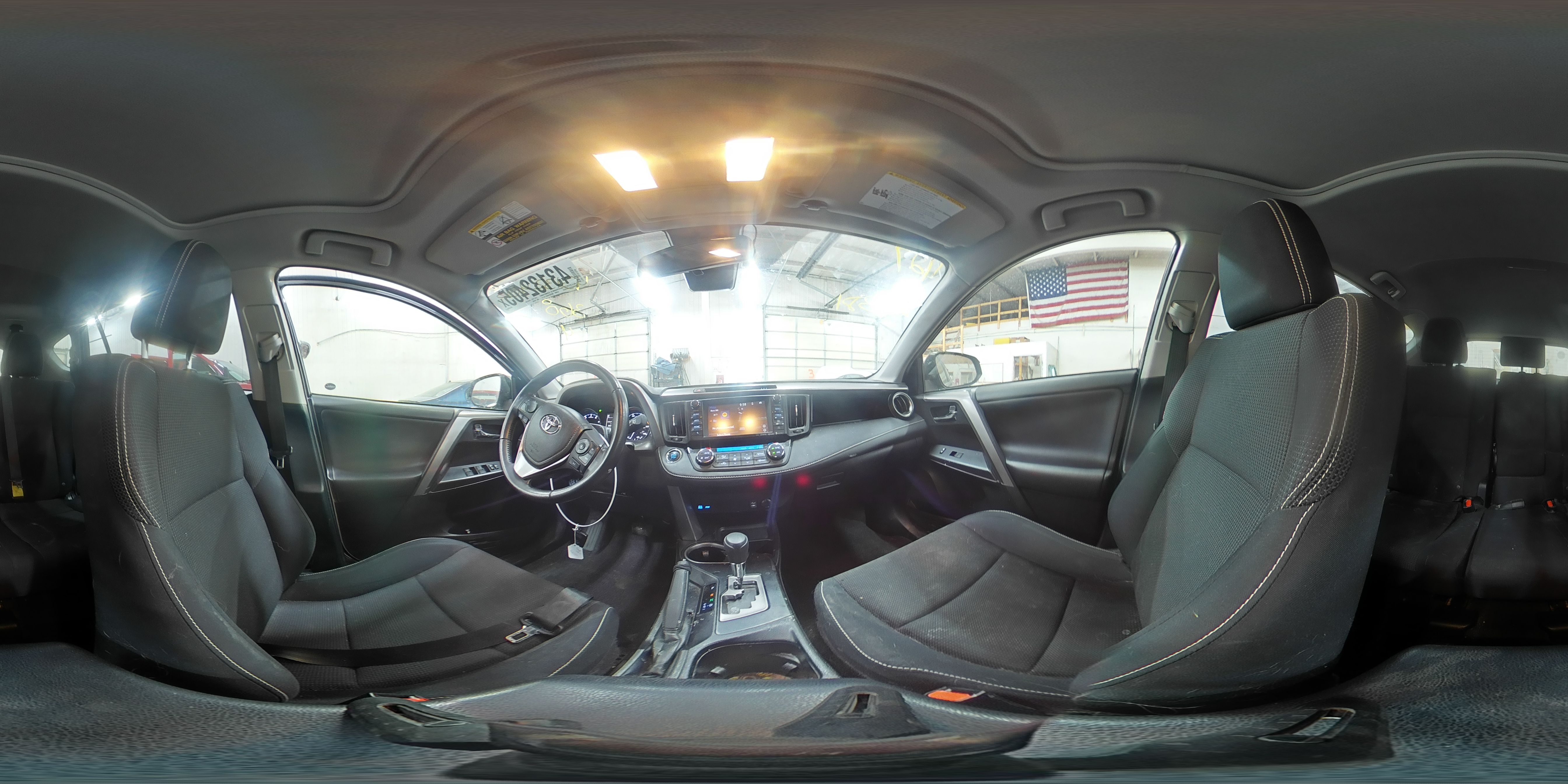 2017 Toyota RAV 4 - Image 14