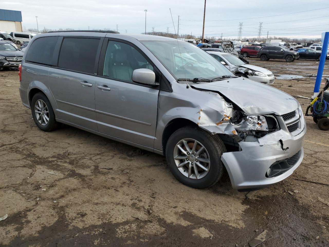 2013 Dodge Caravan - Image 4
