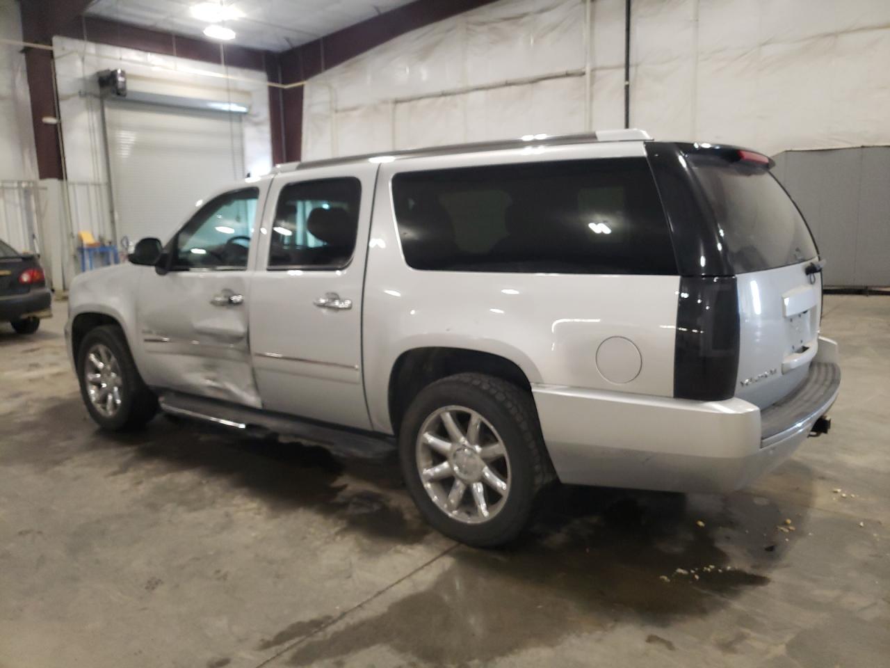 2013 GMC Yukon - Image 2