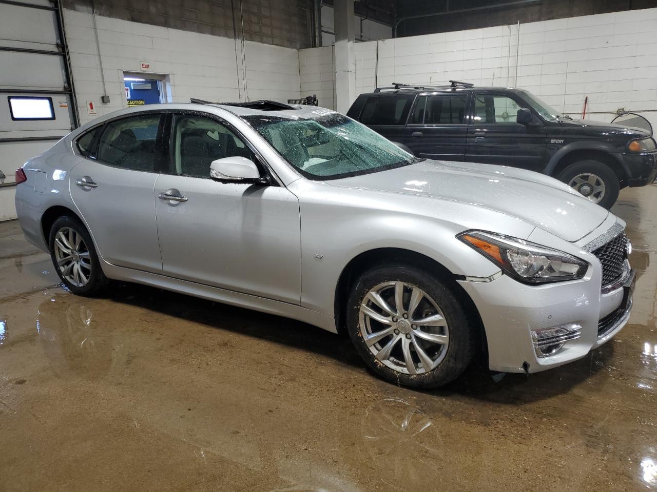 2019 Infiniti Q70 - Image 4