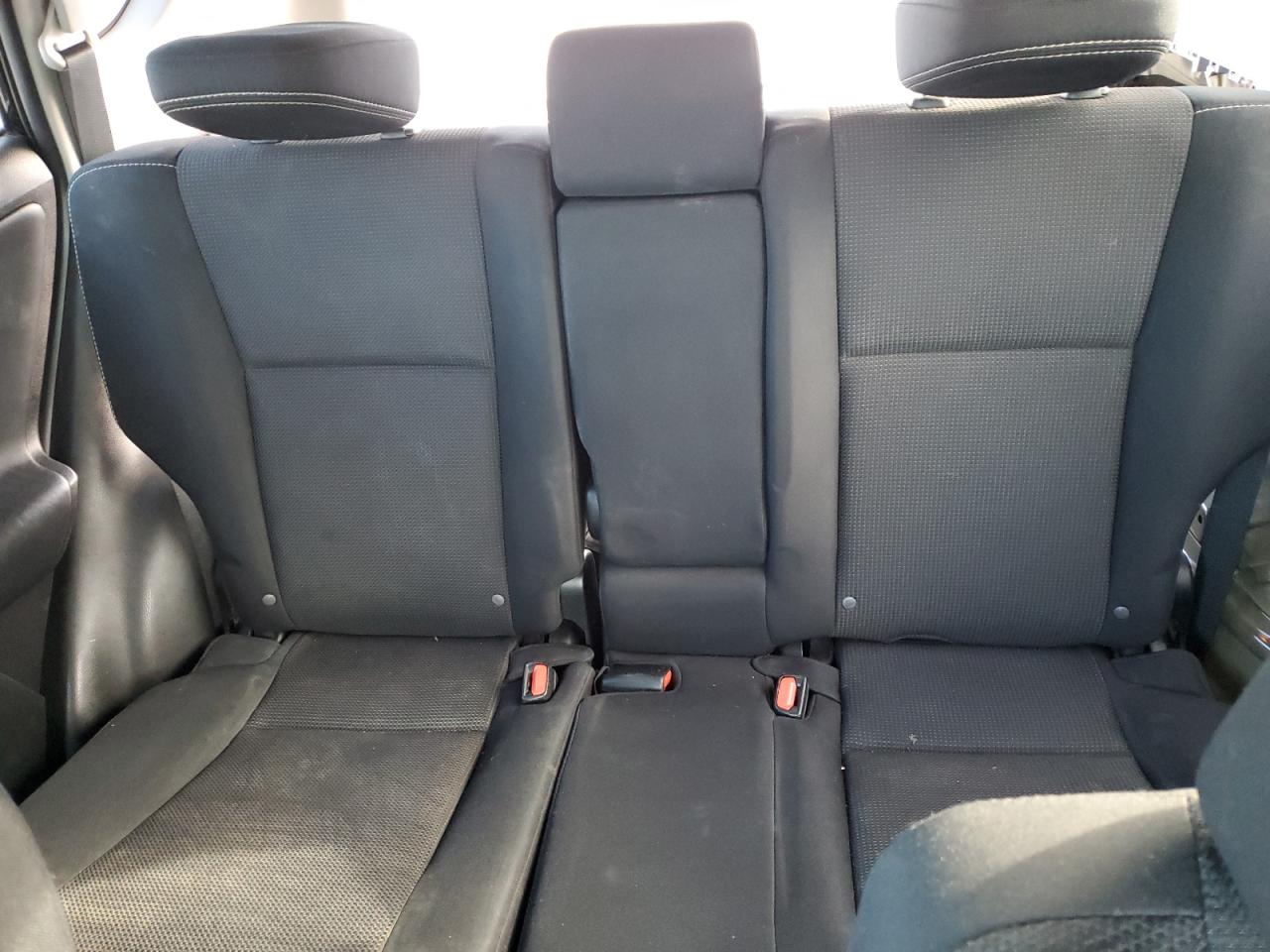 2016 Toyota RAV 4 - Image 10