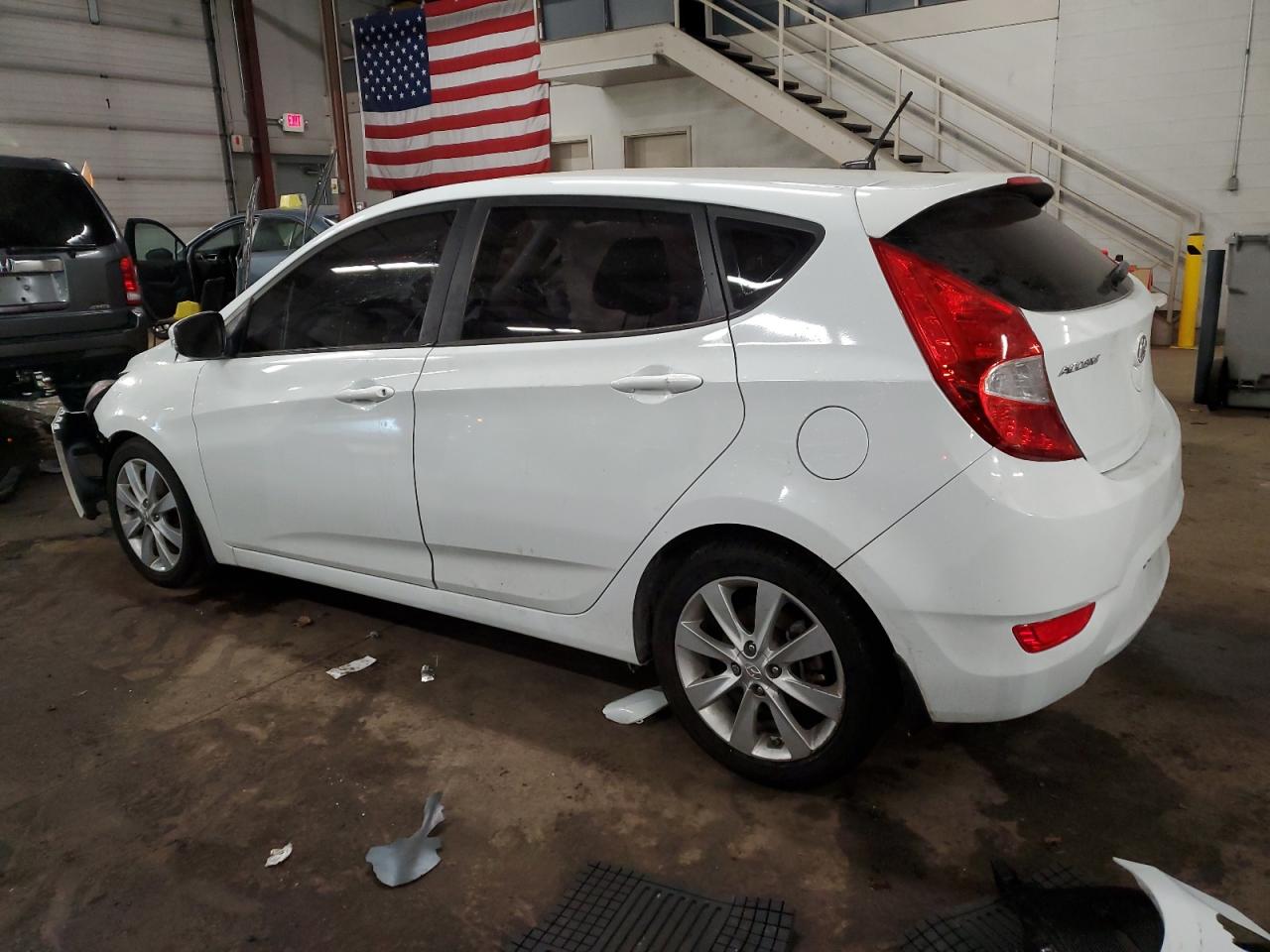 2013 Hyundai Accent - Image 2