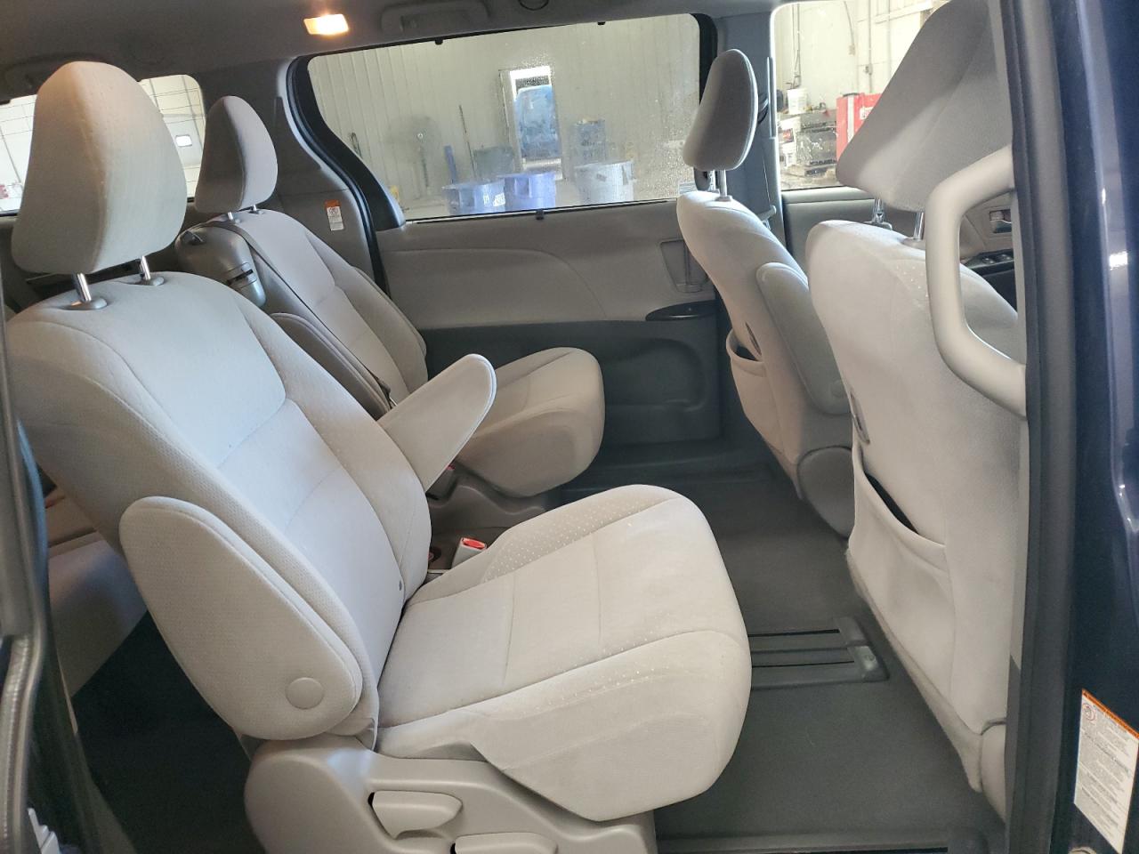 2020 Toyota Sienna - Image 11