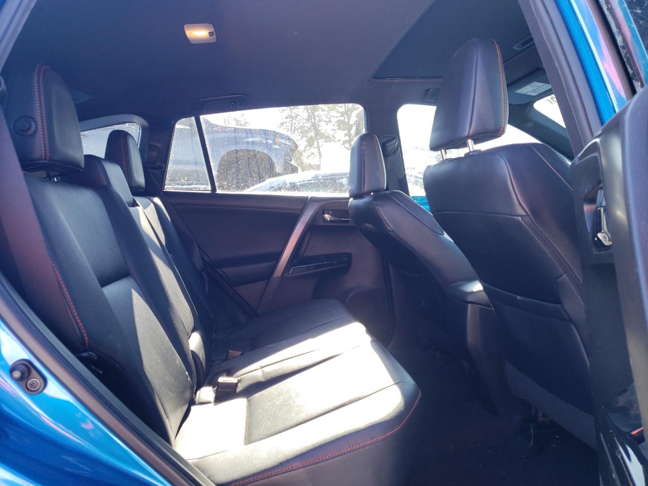2016 Toyota RAV 4 - Image 11