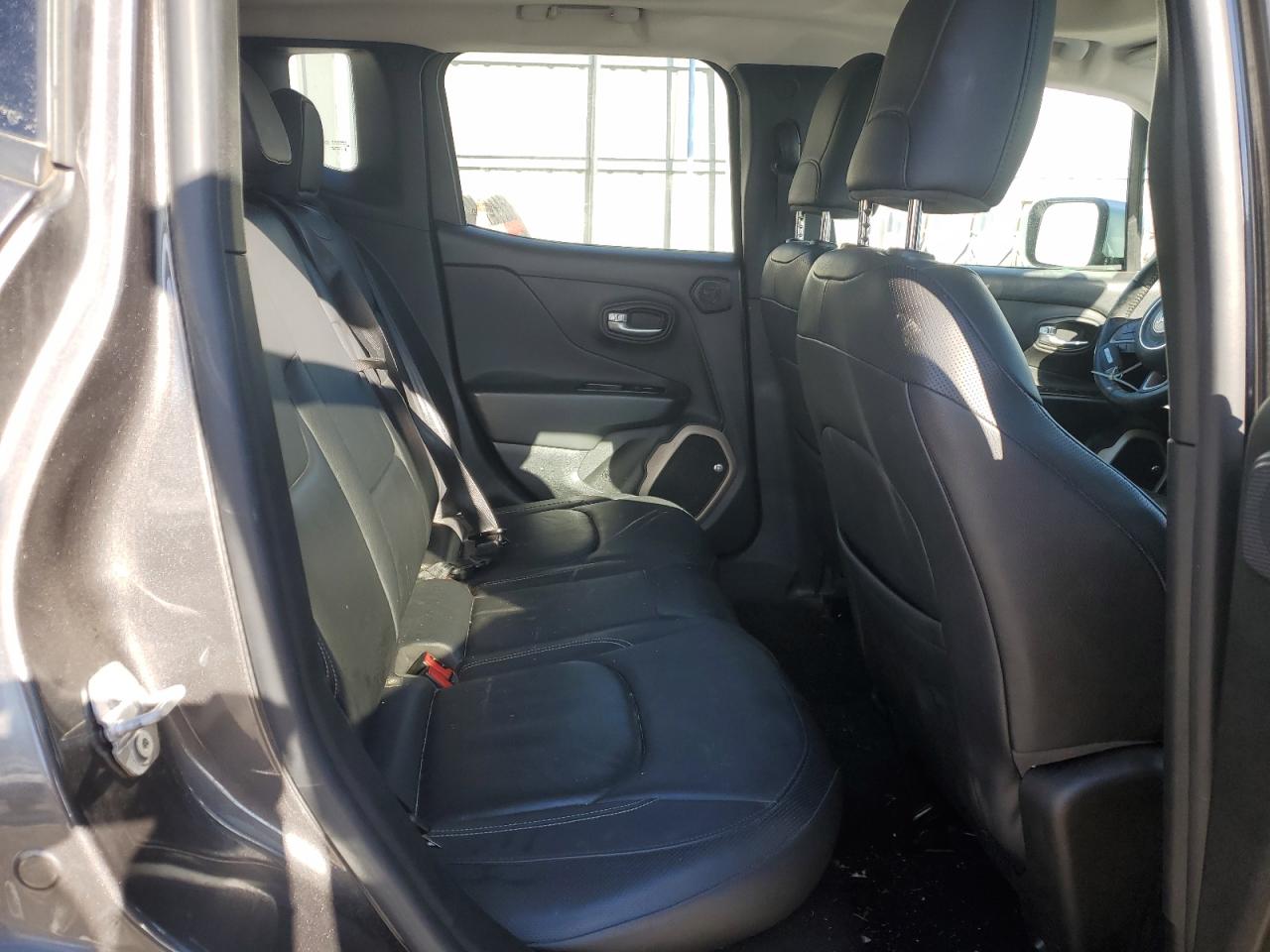 2016 Jeep Renegade - Image 10