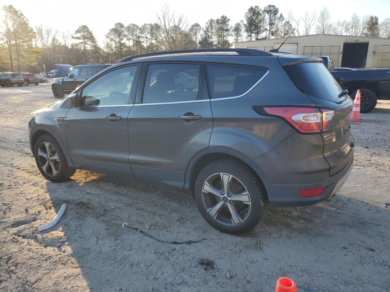 VIN 1FMCU0G91HUC14307 2017 FORD ESCAPE no.2