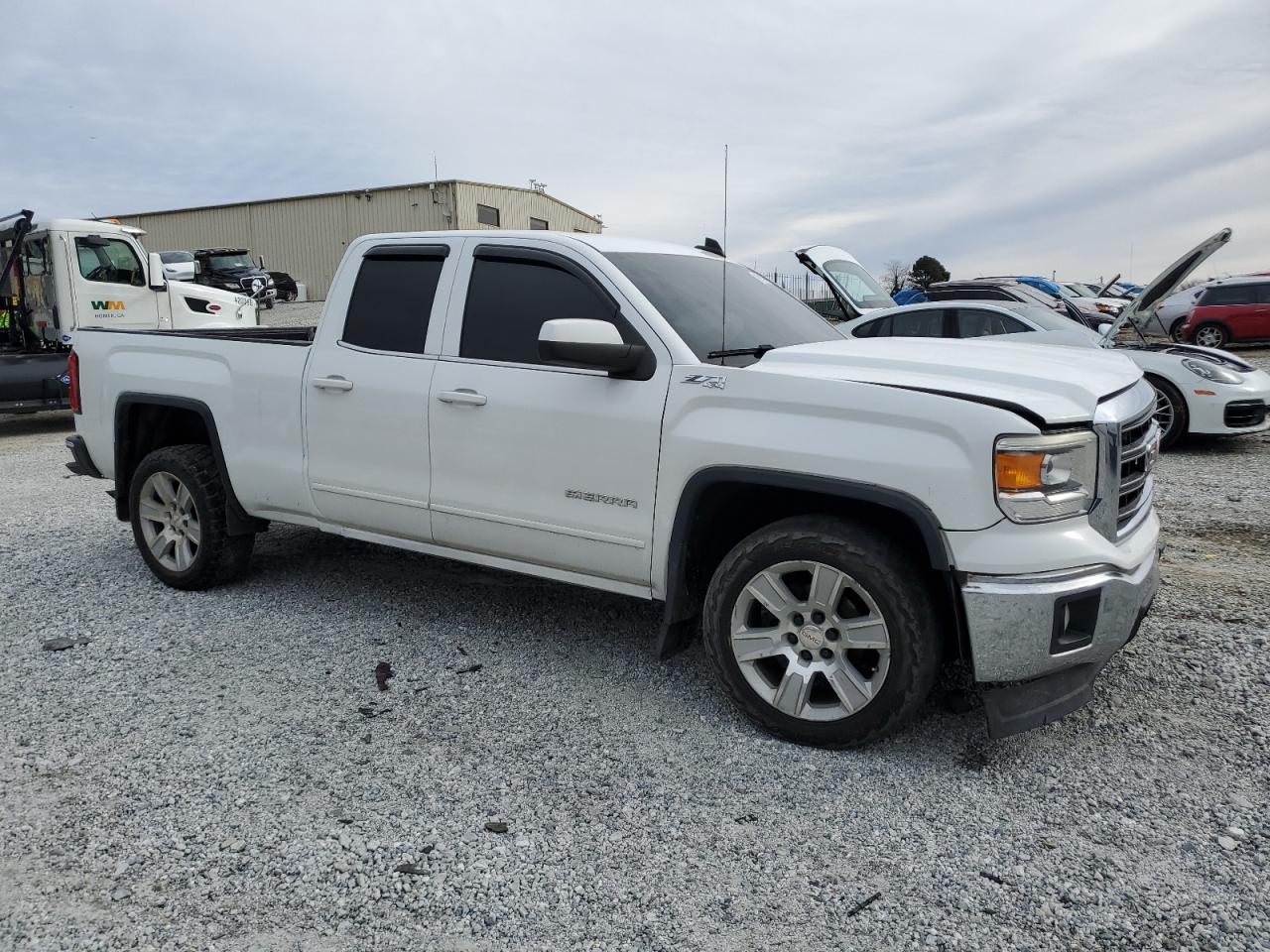 2015 GMC Sierra - Image 4