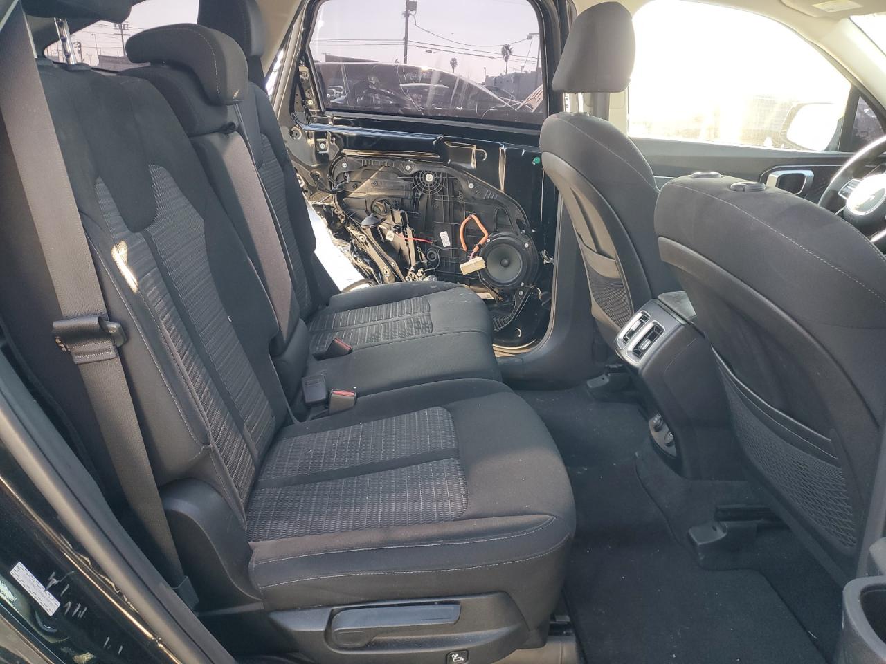 2022 Kia Sorento - Image 11