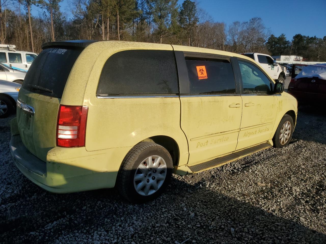 2009 Chrysler Town & Country - Image 3