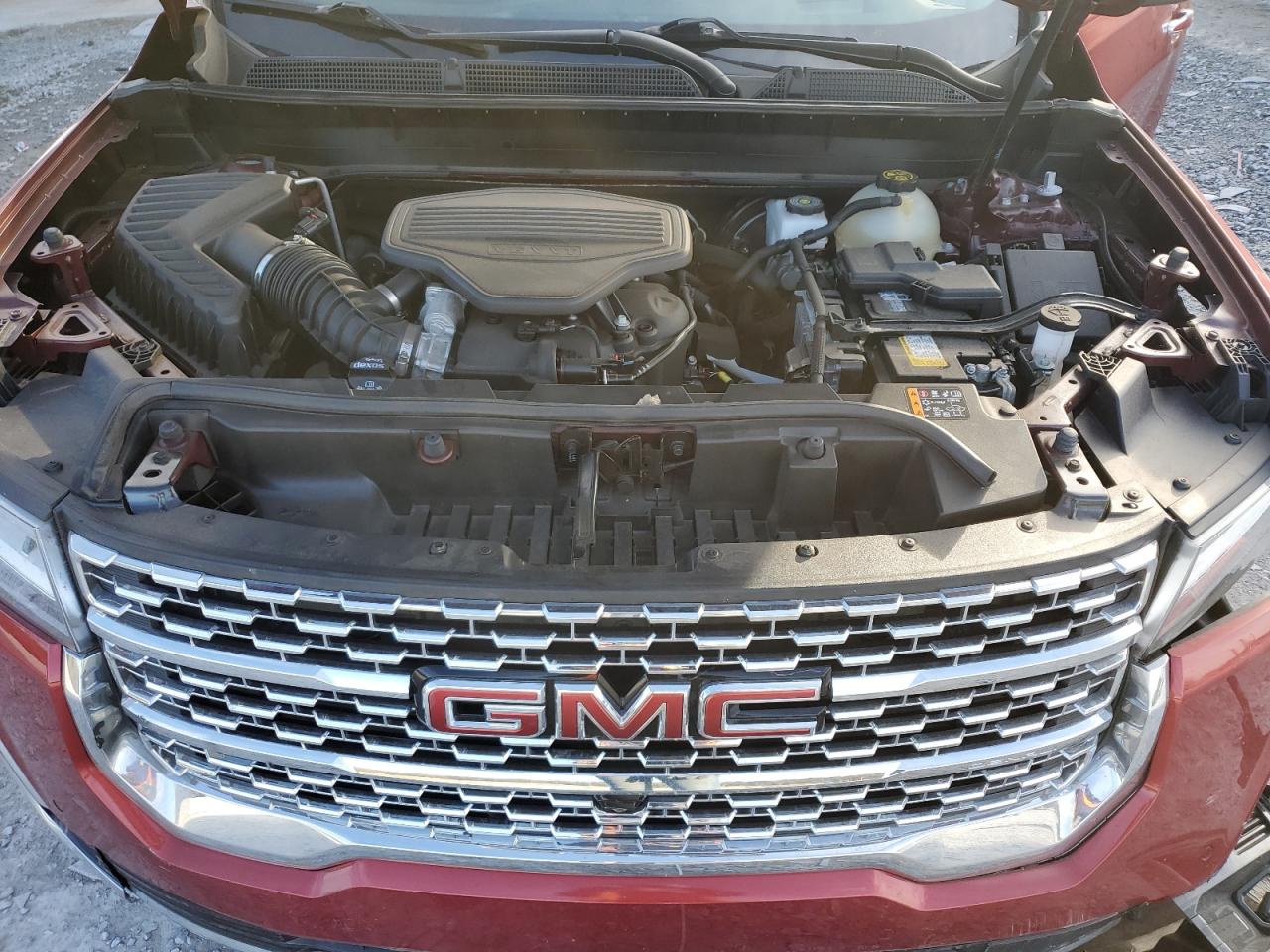 2021 GMC Acadia - Image 12