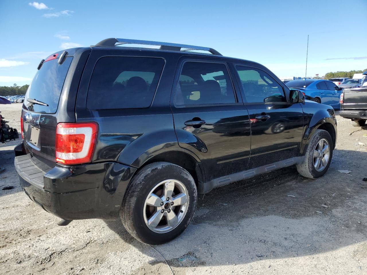 2011 Ford Escape - Image 3