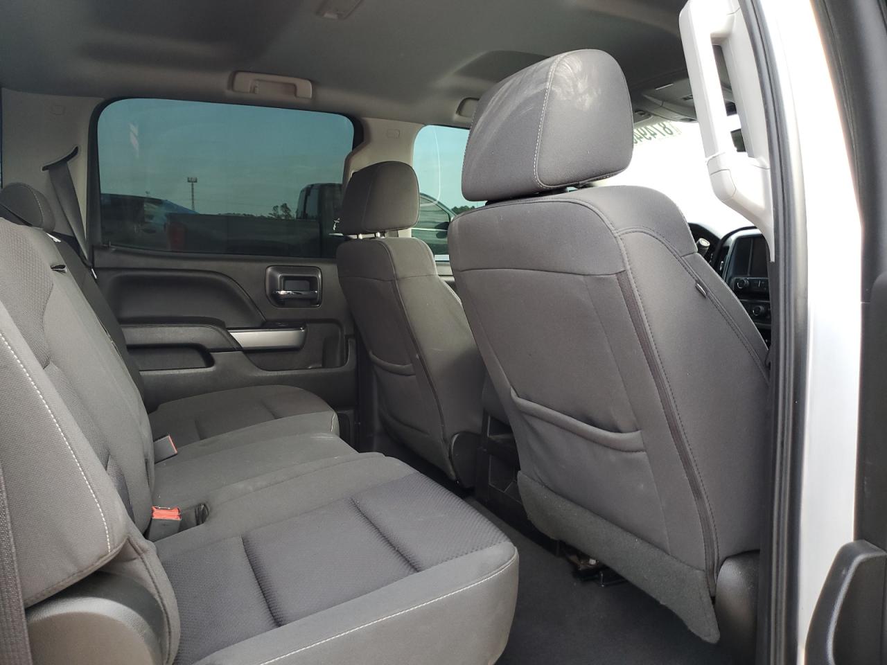 2018 Chevrolet Silverado - Image 10