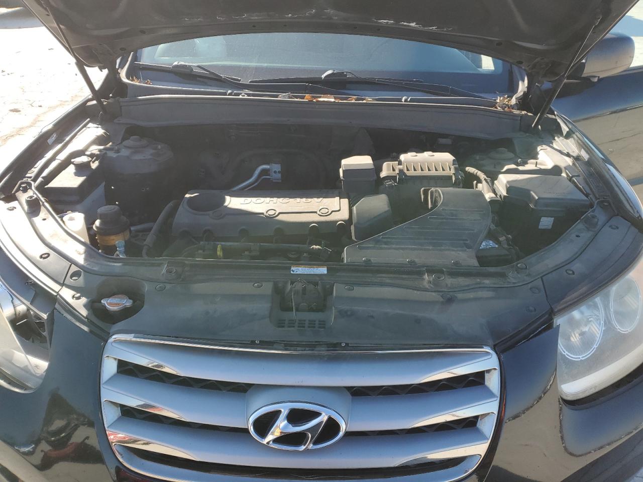 2012 Hyundai Santa Fe - Image 13