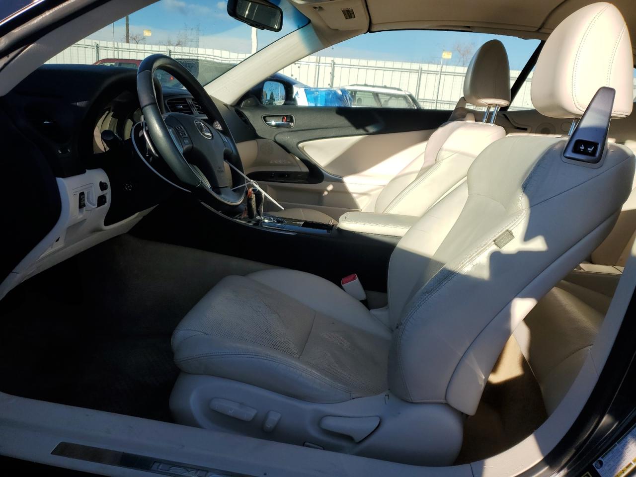 2010 Lexus IS - Image 7