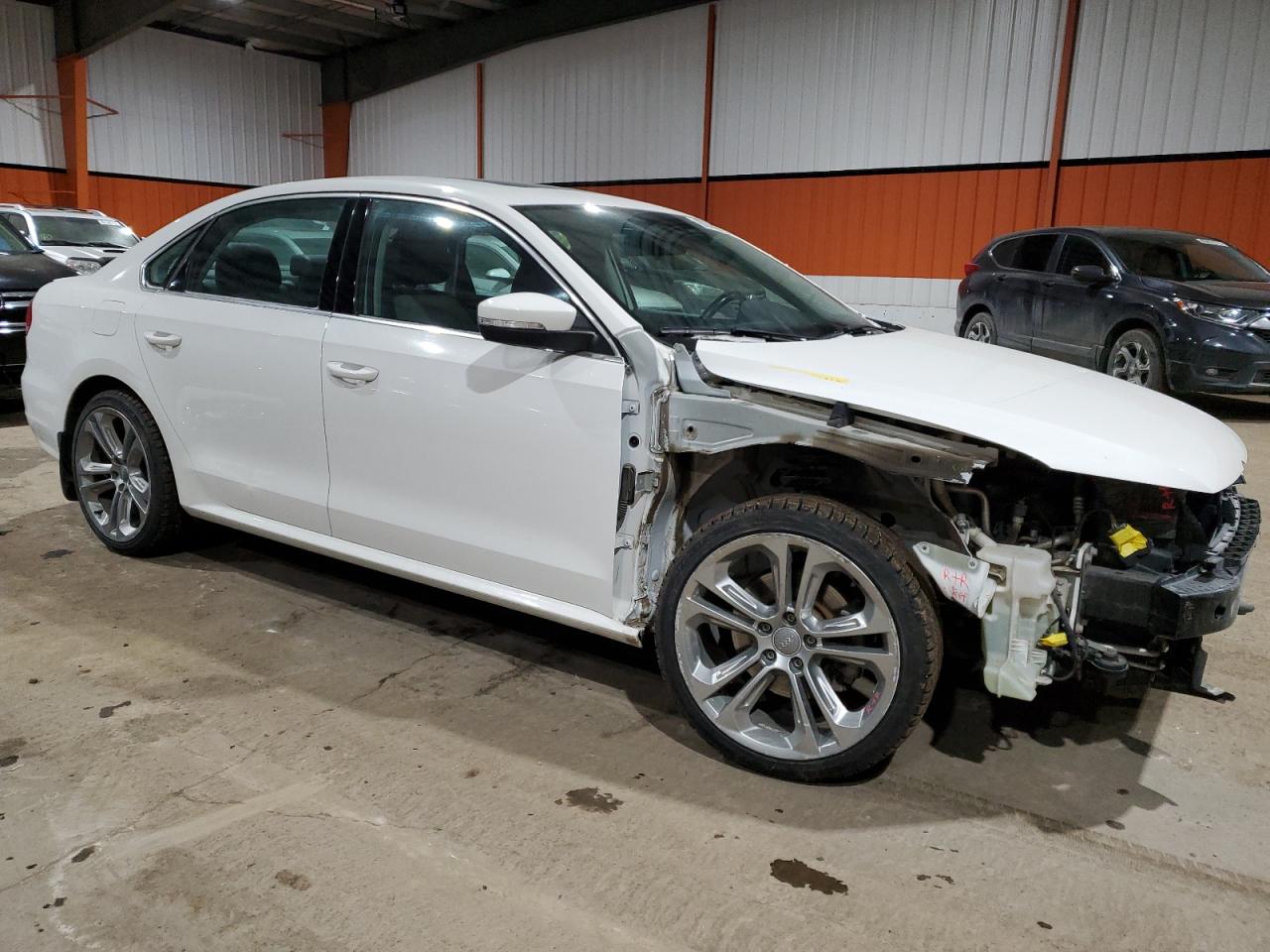 2015 Volkswagen Passat - Image 4