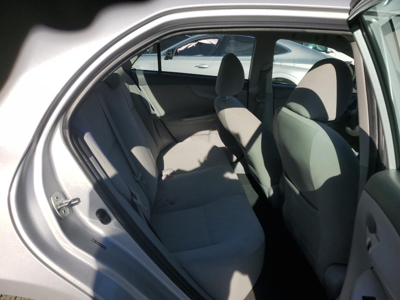 2010 Toyota Corolla - Image 11